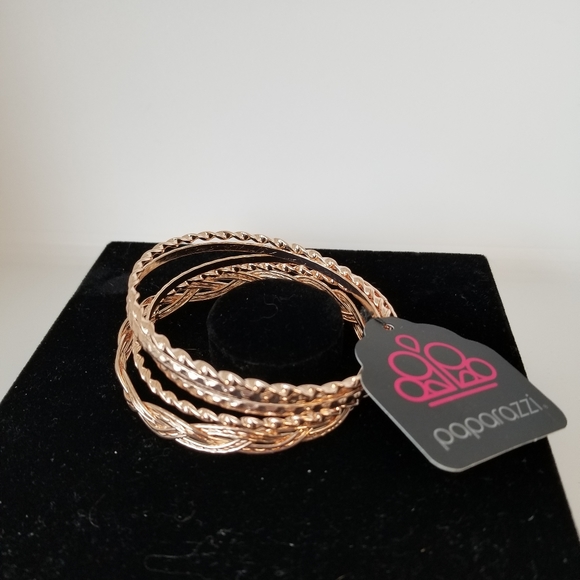 Paparazzi Bangle Set